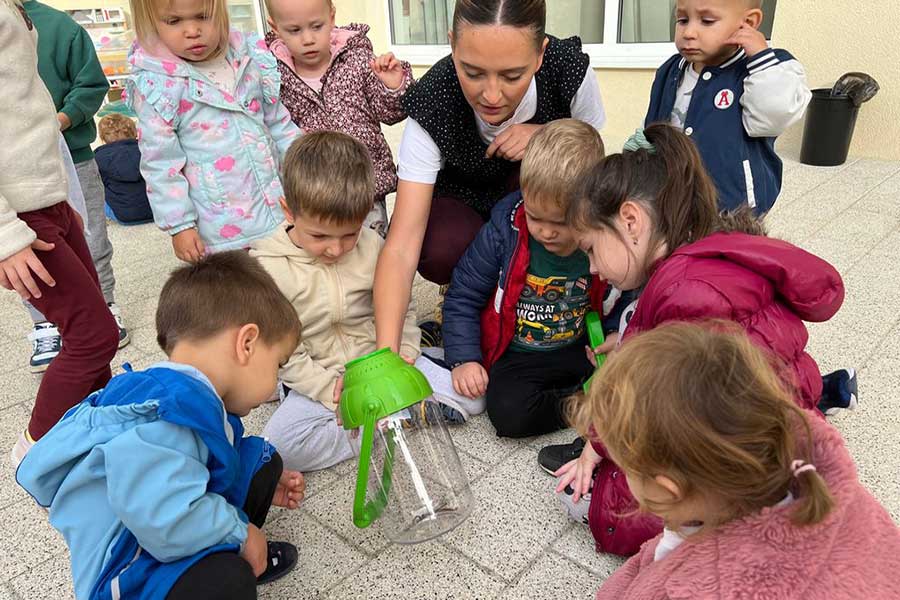 Posebna gošća u vrtiću – bogomoljka!