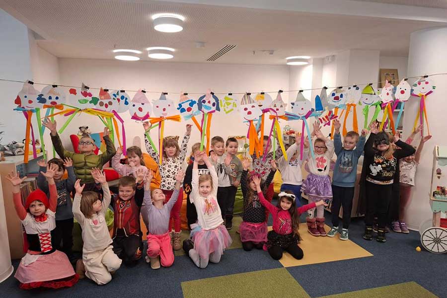 Astronauti i Raketice u knjižnici